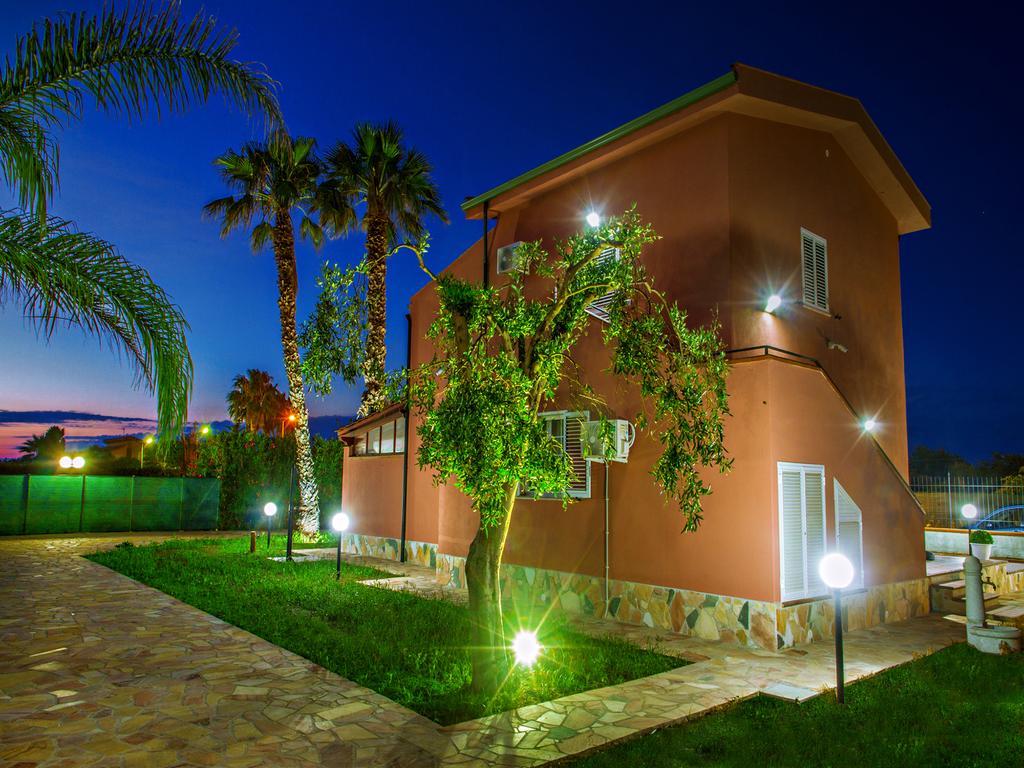 Gelso Bianco Apartments Campofelice Di Roccella Exterior foto